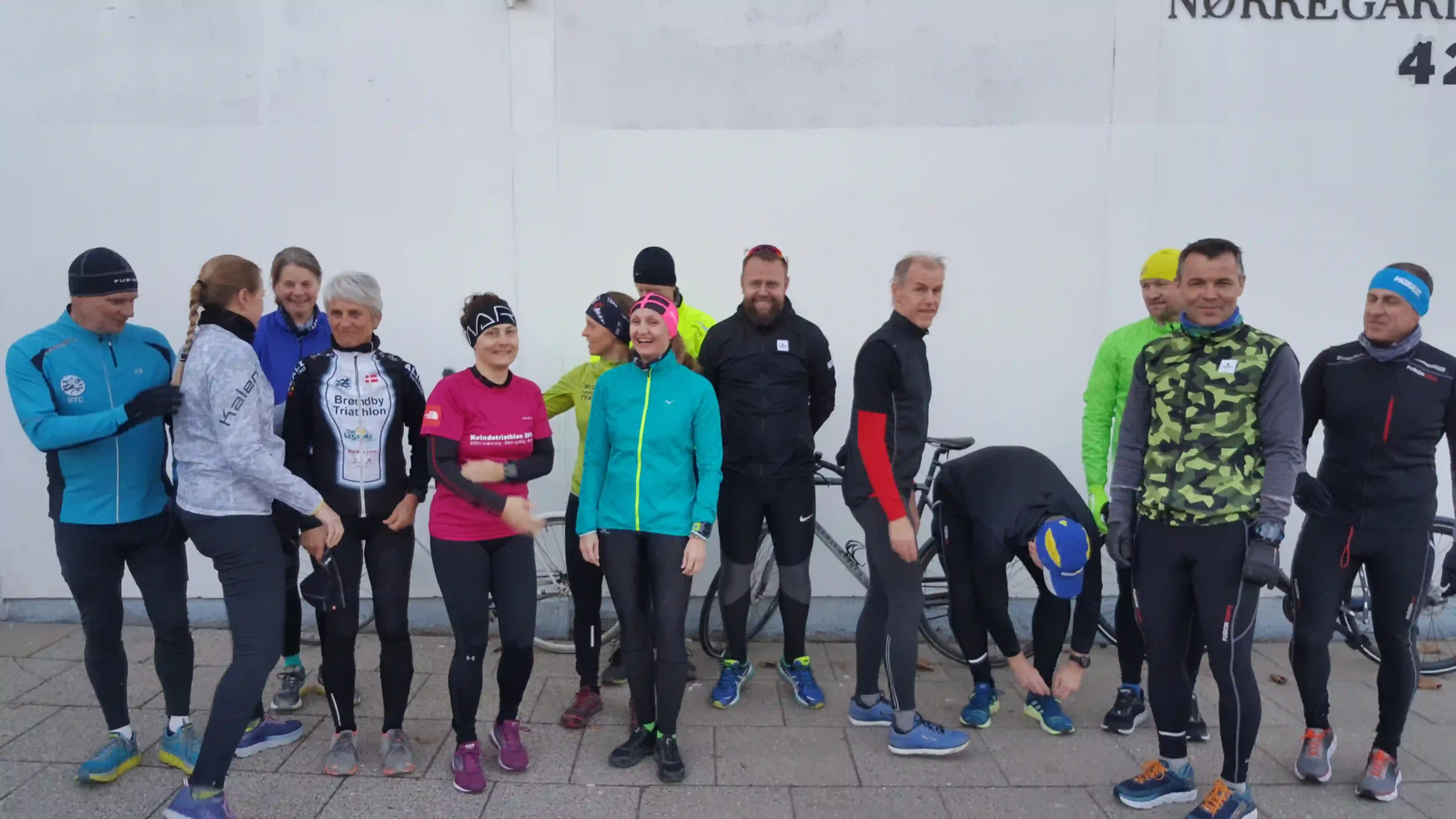 Mikio med løbehold, hvilket gør det meget nemmer at tage sig